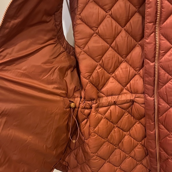 Athleta Quilted Vest in Warm Rust, NWT, size small - Picture 7 of 9